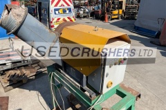 2017 SCREENPOD AIRVAC AV12